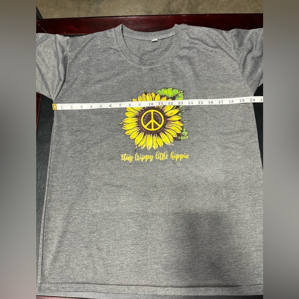 🔥”Stay trippy little hippie” gray tshirts - Picture 5 of 6